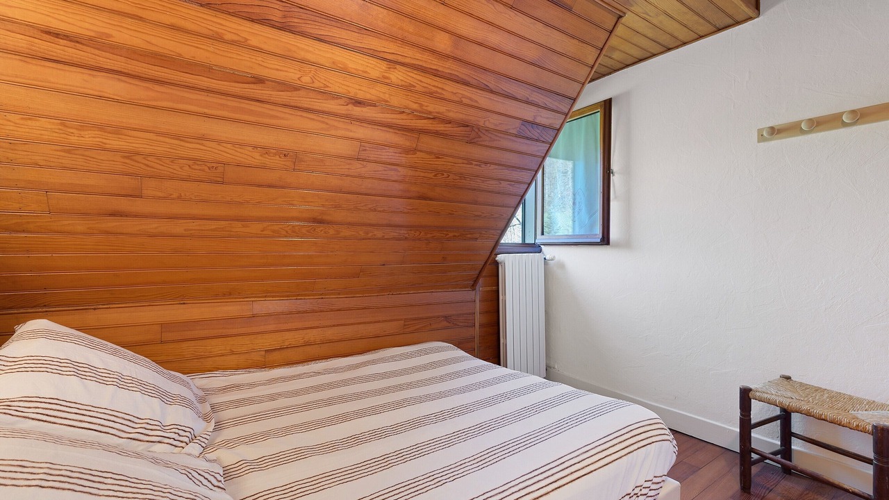 Photo of Bedroom in Campan