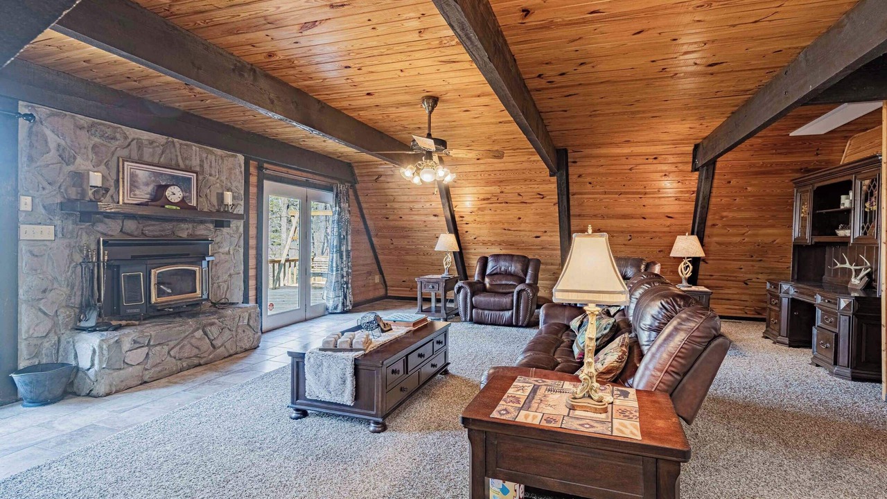Photo of Livingroom in Lone Rock