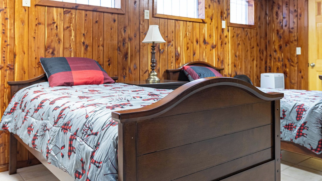Photo of Bedroom in Lone Rock