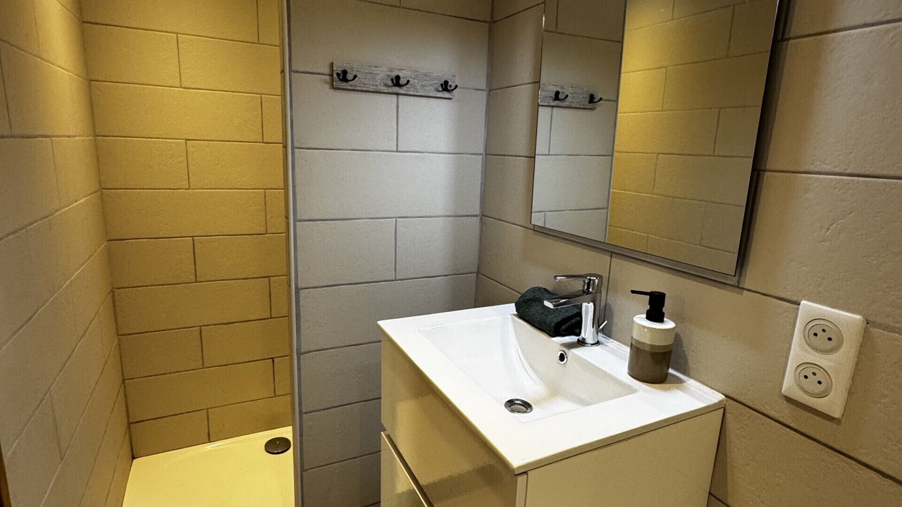 Photo of Bathroom in Thegra