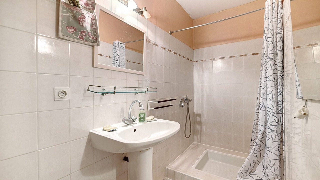 Photo of Bathroom in Saint-Martin-le-Vieil