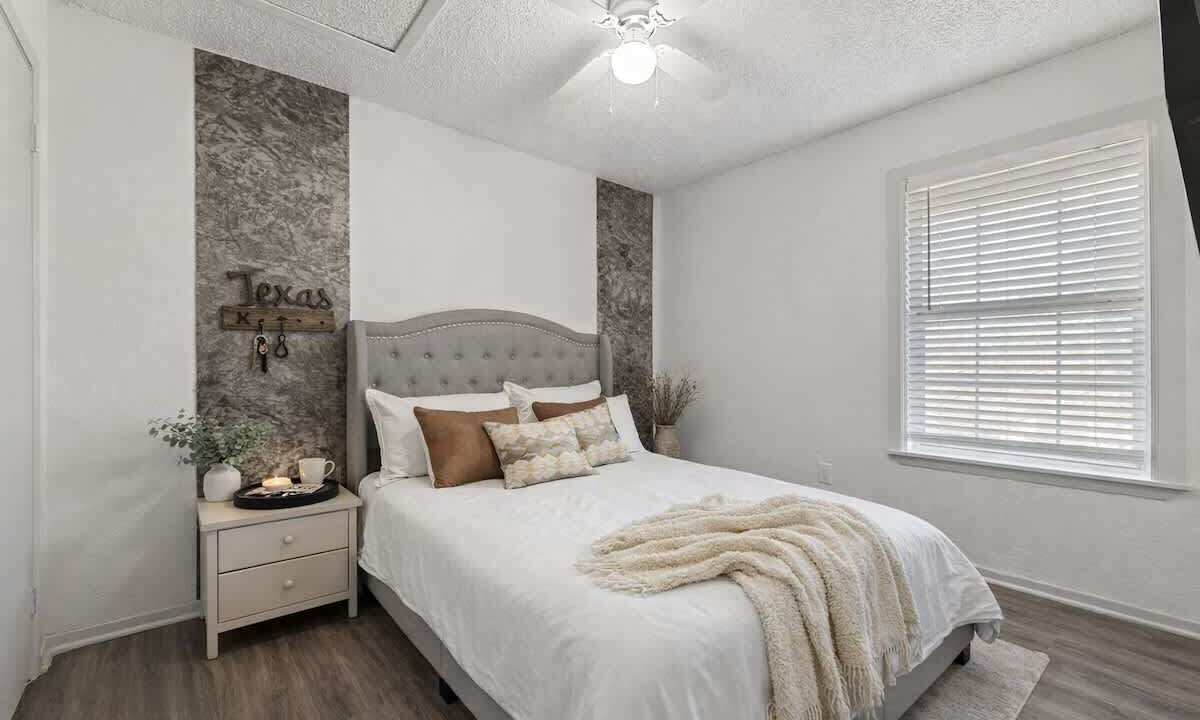 Photo of Bedroom in Central Arlington