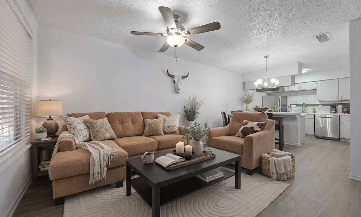 Photo of Livingroom in Central Arlington