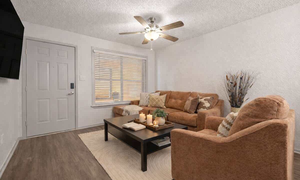 Photo of Livingroom in Central Arlington