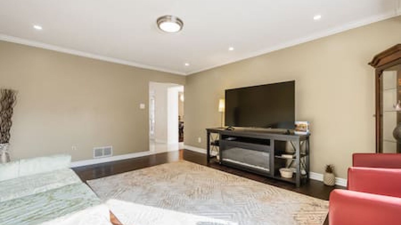 Photo of Livingroom in Pickering