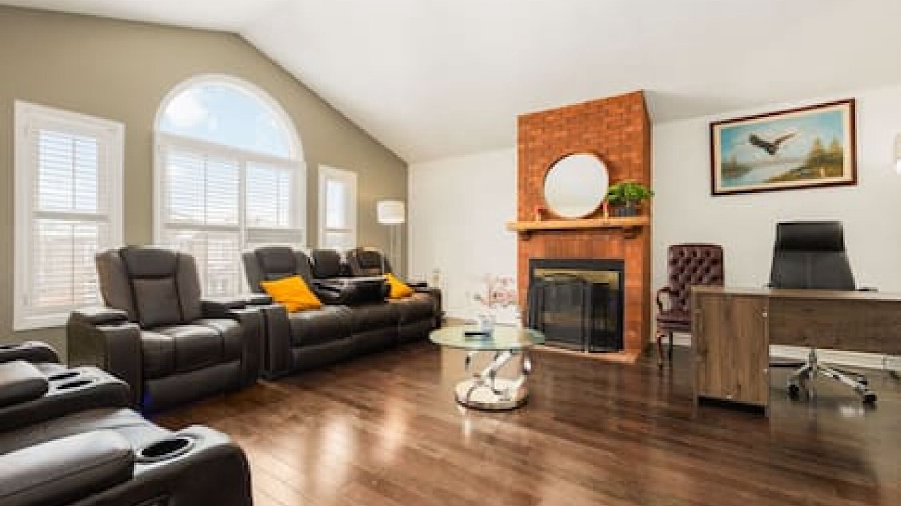 Photo of Livingroom in Pickering