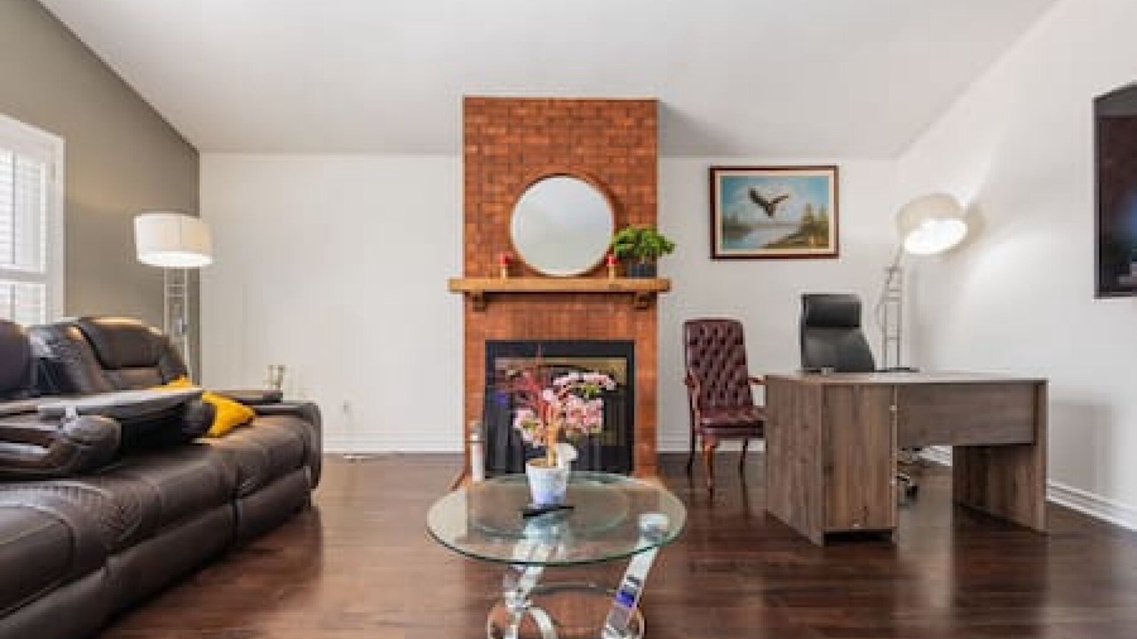 Photo of Livingroom in Pickering