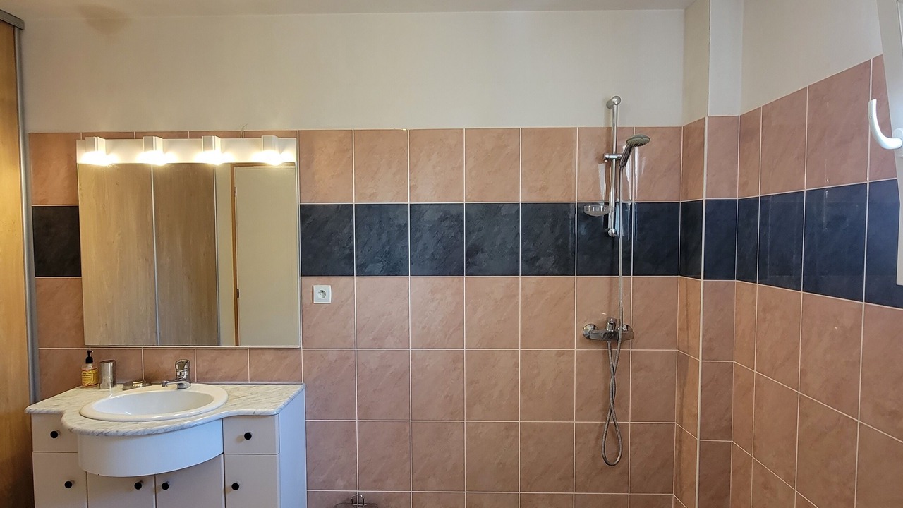 Photo of Bathroom in Ambon