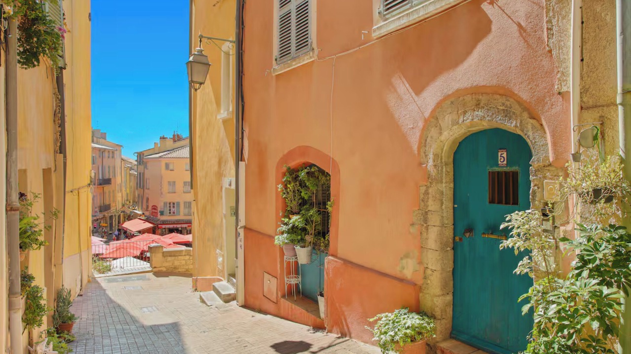 Photo of Outdoor in Hyeres City Centre