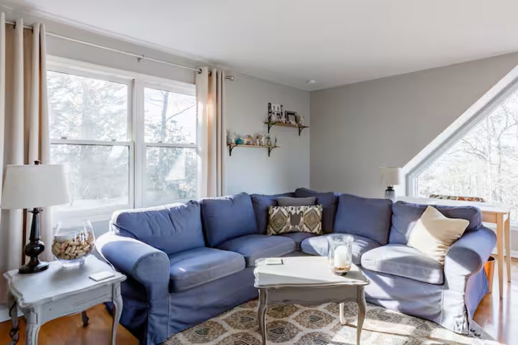 Photo of Livingroom in Royal Pines