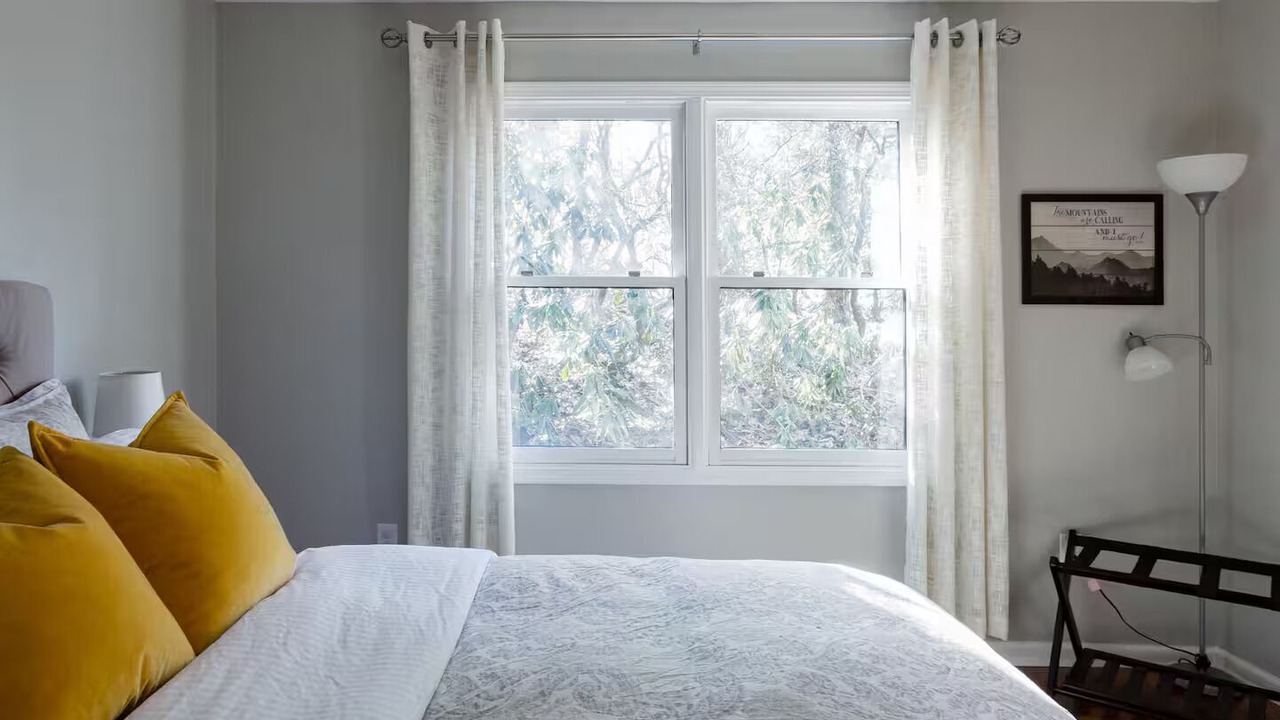 Photo of Bedroom in Royal Pines