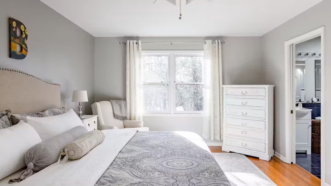 Photo of Bedroom in Royal Pines