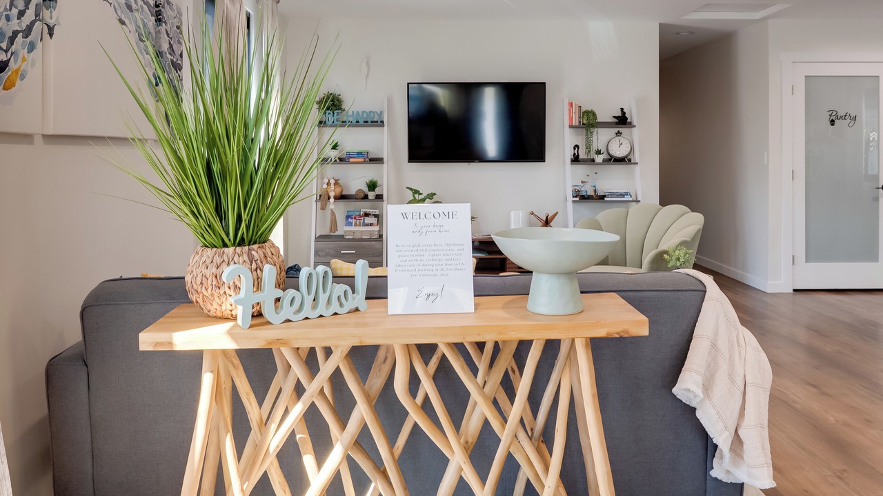 Photo of Livingroom in Del Rey
