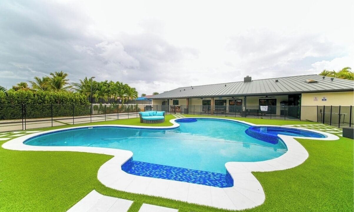 Photo of Outdoor in Tamiami