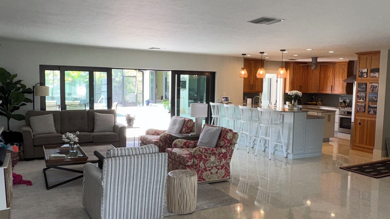 Photo of Livingroom in Golden Beach
