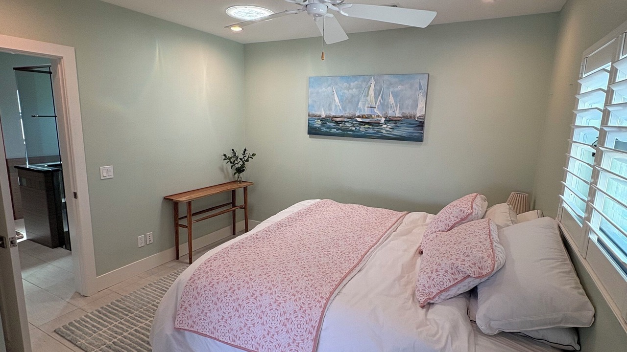 Photo of Bedroom in Golden Beach