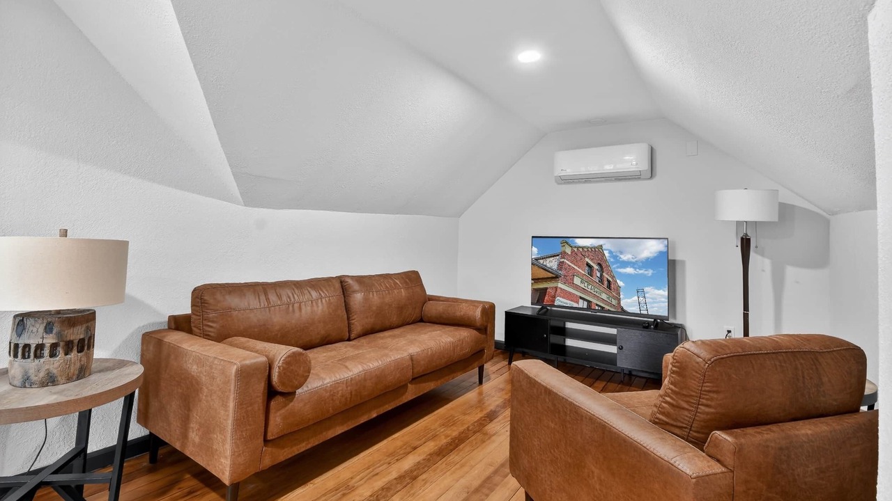 Photo of Bedroom in Pleasant Hill