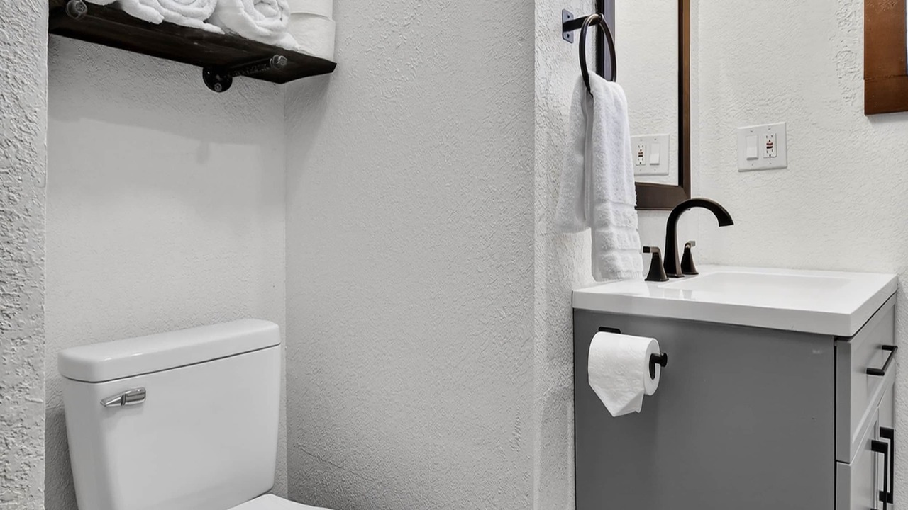 Photo of Bathroom in Pleasant Hill
