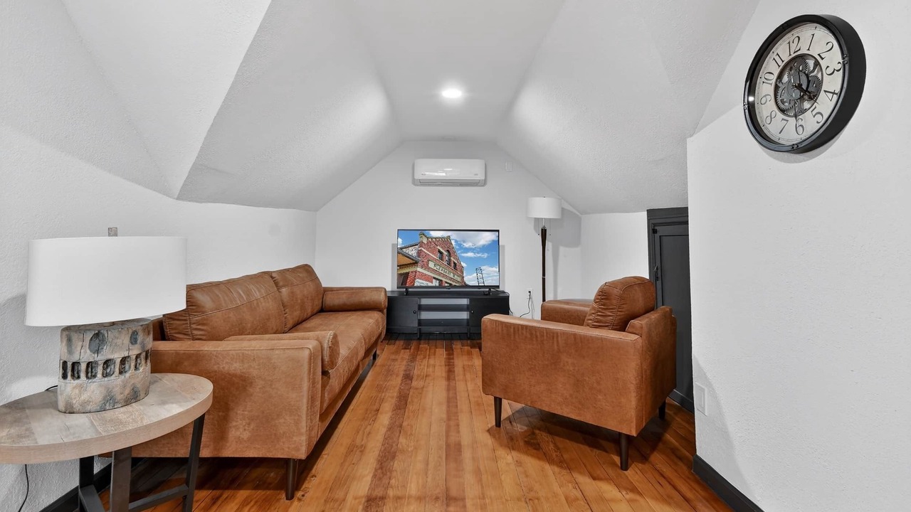 Photo of Bedroom in Pleasant Hill