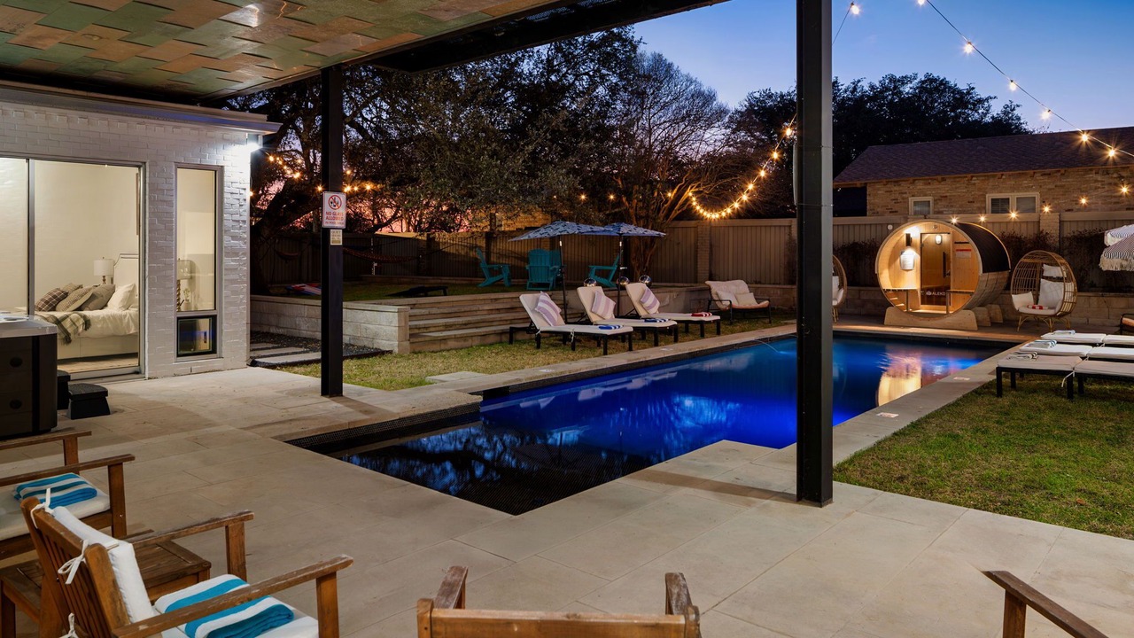Photo of Outdoor in Highland Park West
