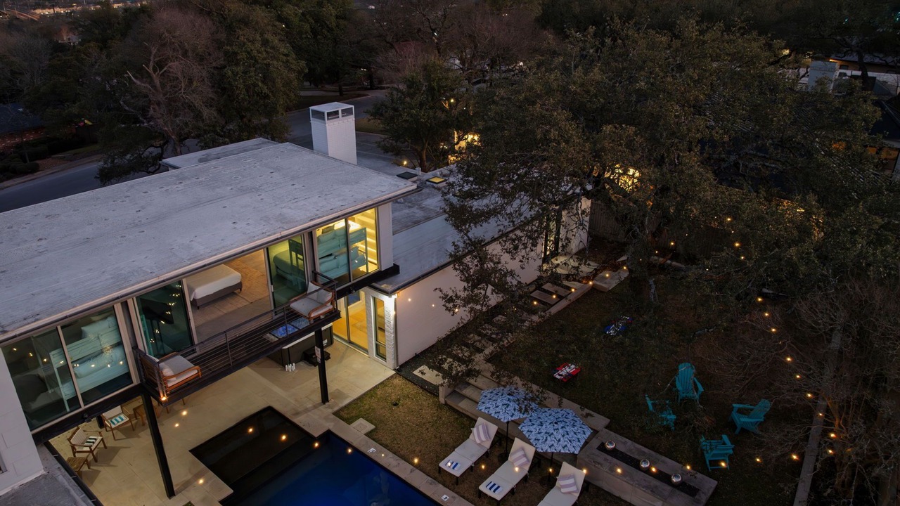Photo of Outdoor in Highland Park West