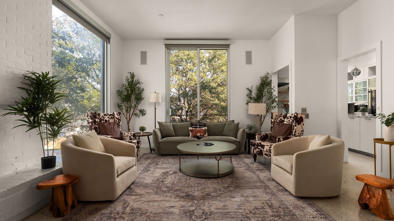 Photo of Livingroom in Highland Park West