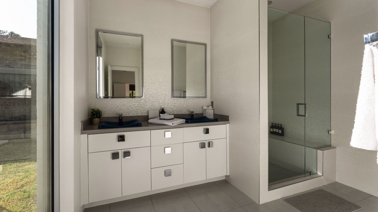 Photo of Bathroom in Highland Park West