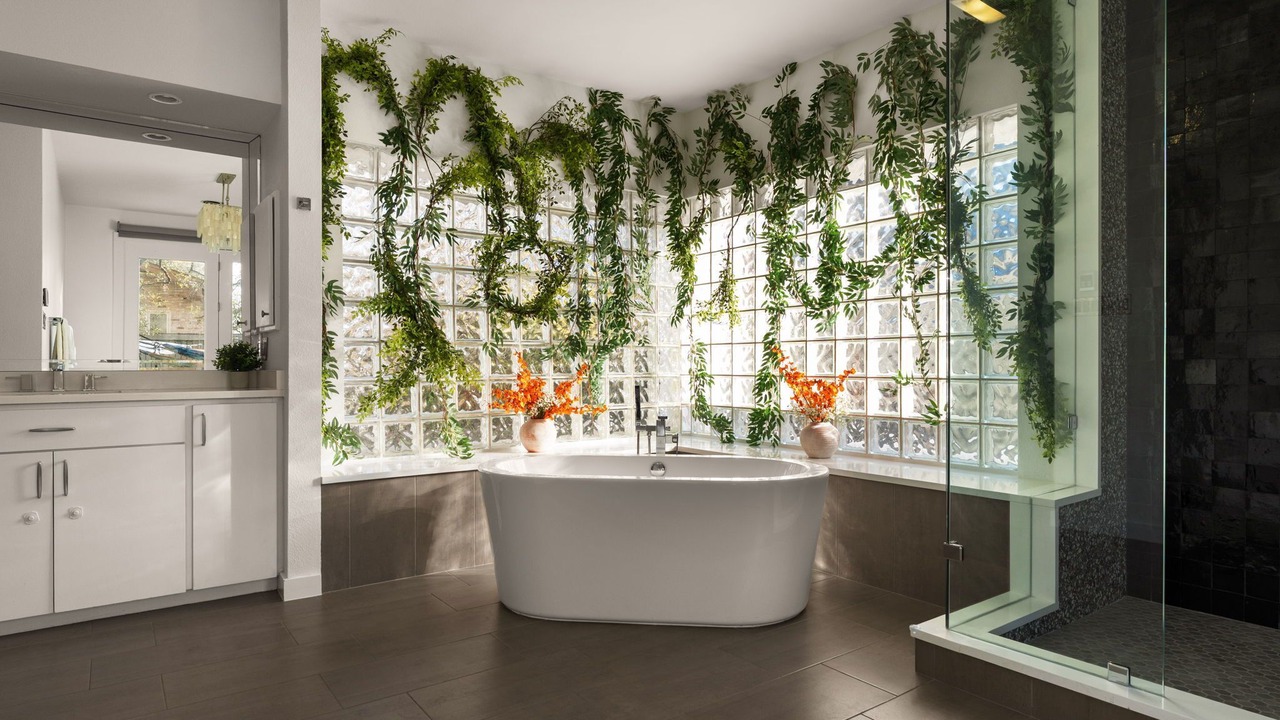 Photo of Bathroom in Highland Park West