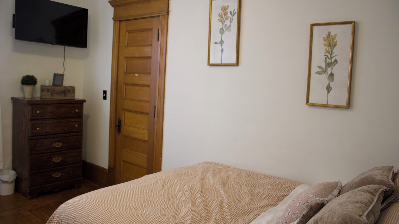 Photo of Bedroom in Melrose Park