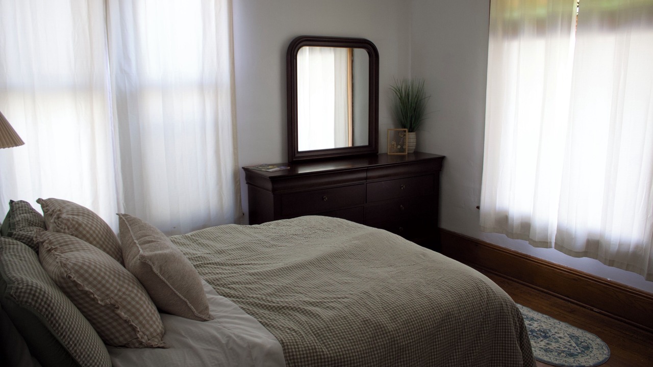 Photo of Bedroom in Melrose Park