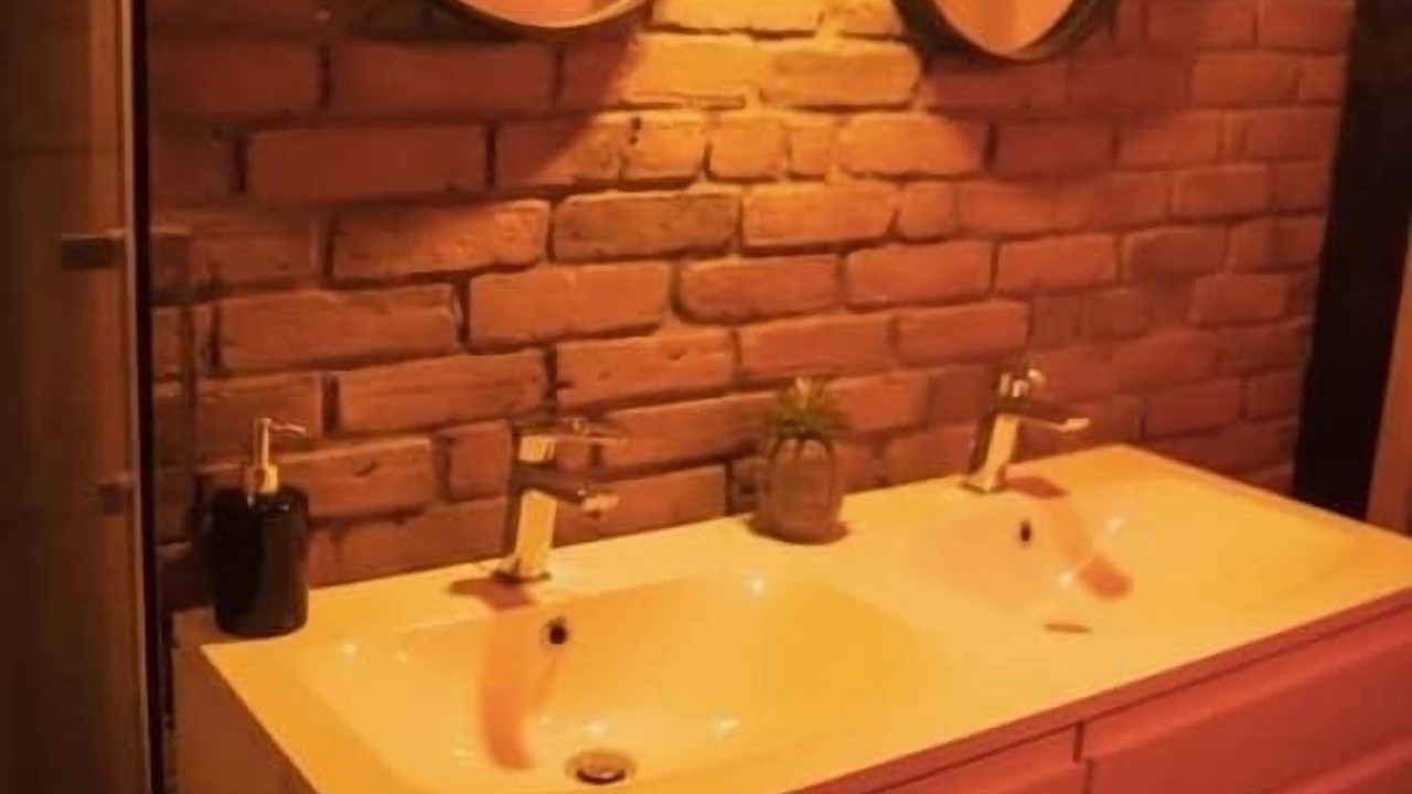 Photo of Bathroom in Saint-Jean-les-Deux-Jumeaux