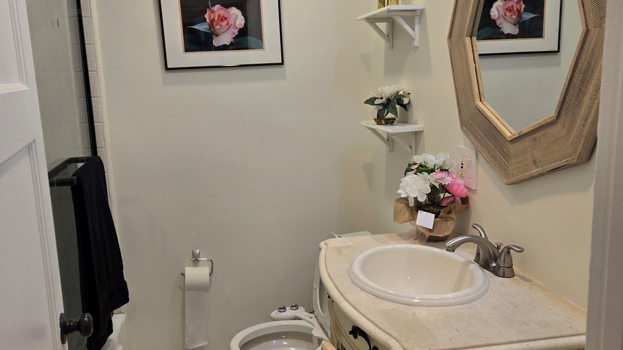 Photo of Bathroom in Encino