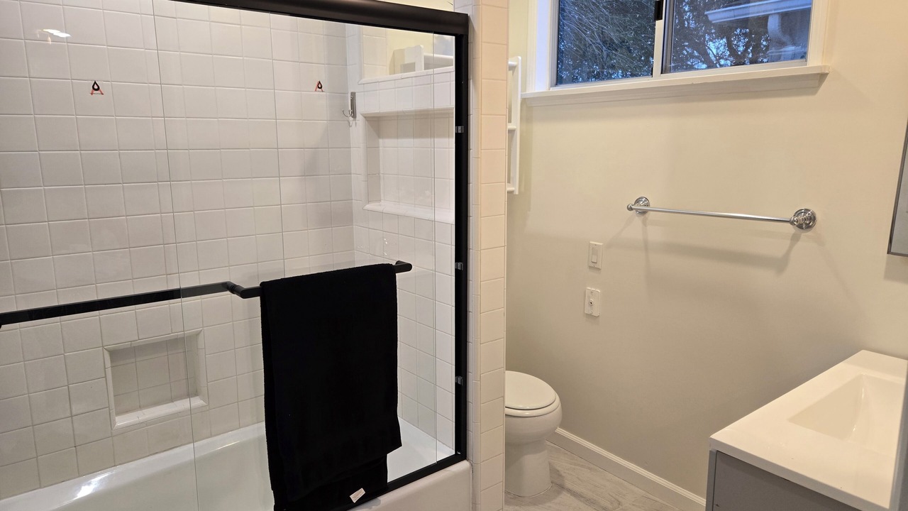 Photo of Bathroom in Encino
