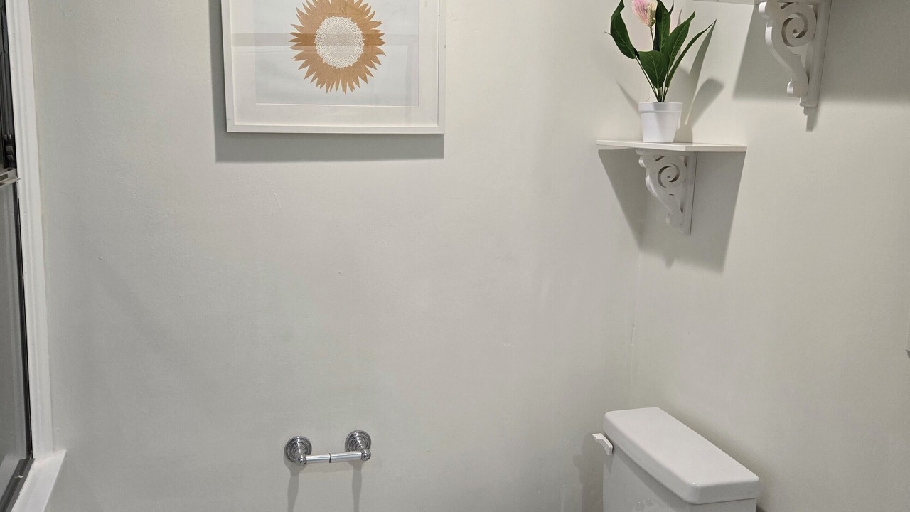 Photo of Bathroom in Encino