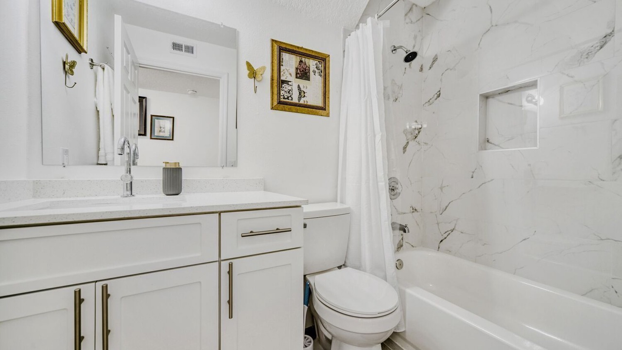 Photo of Bathroom in Tropic