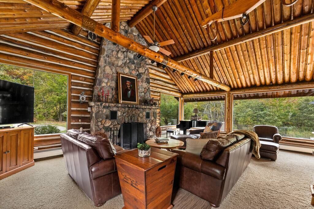 Photo of Livingroom in Mayfield