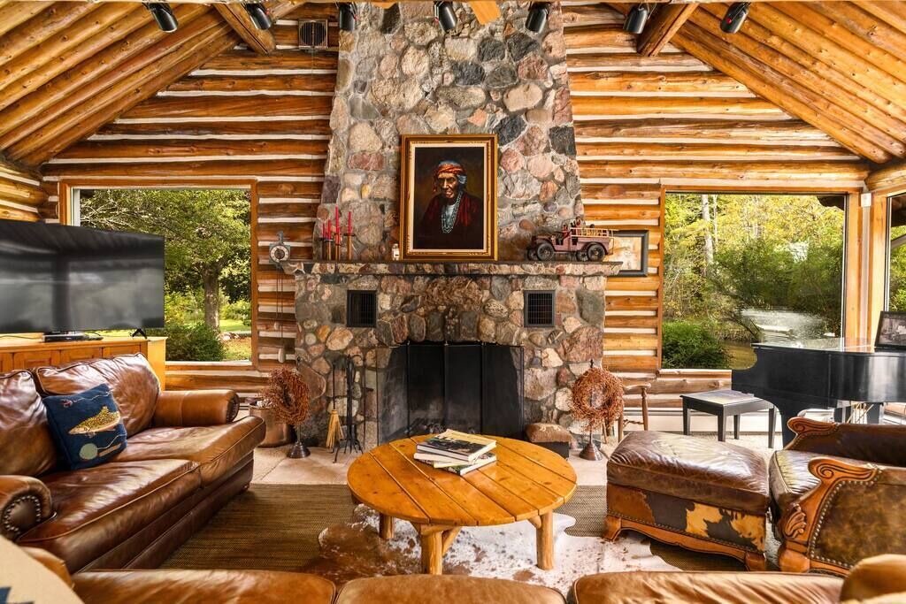 Photo of Livingroom in Mayfield