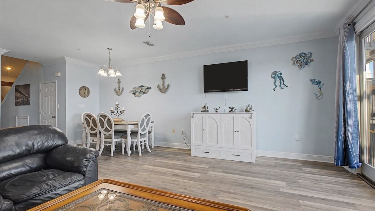 Photo of Livingroom in Panacea