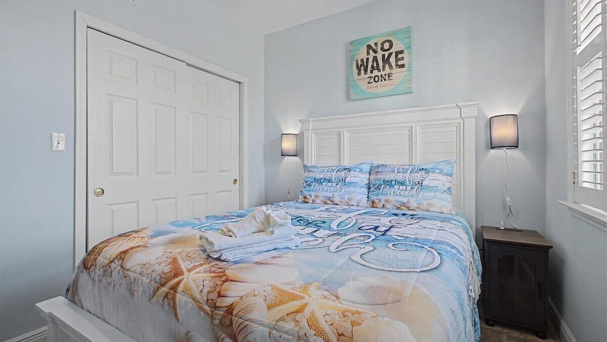 Photo of Bedroom in Panacea