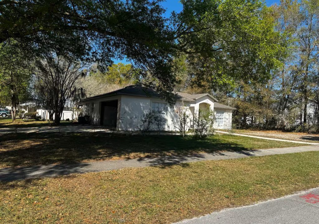 Photo of Outdoor in Lake Helen