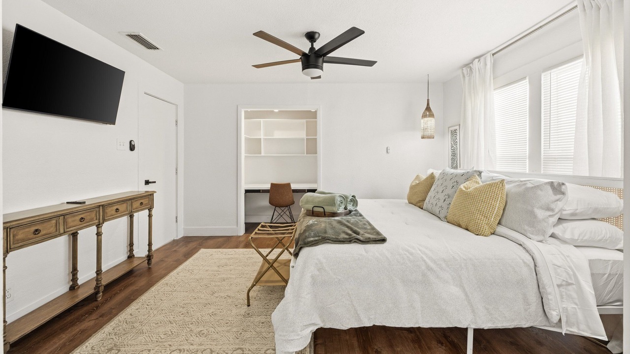 Photo of Bedroom in Del Mar