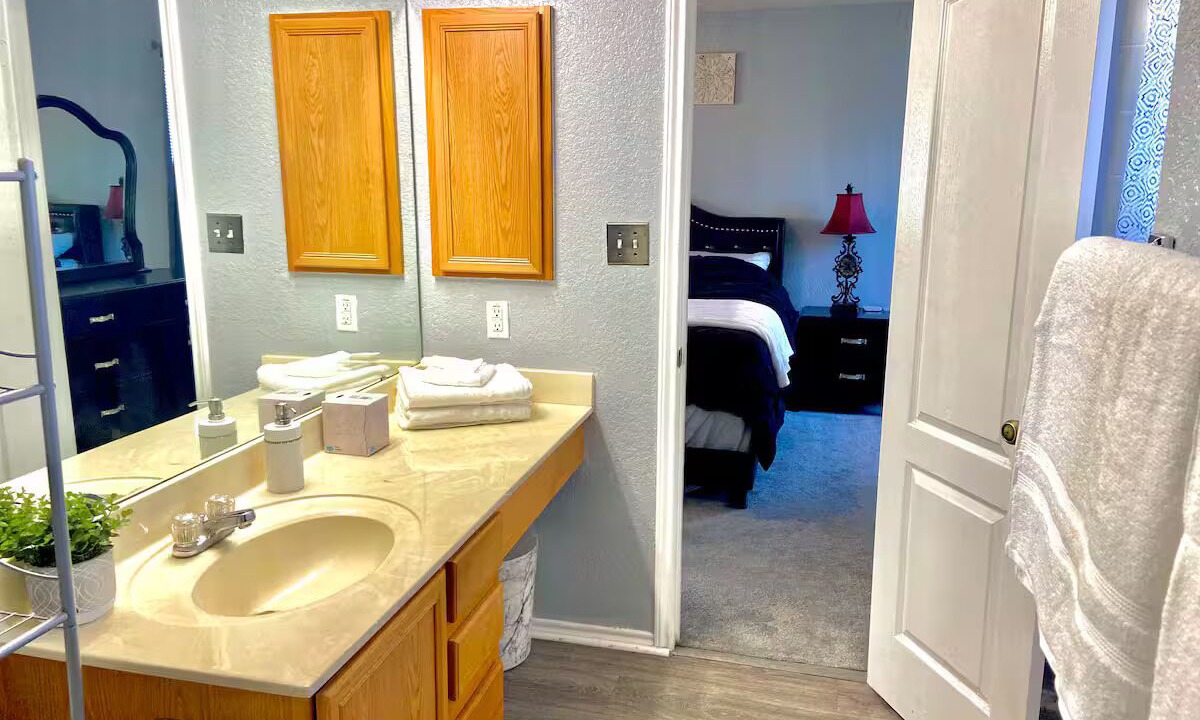 Photo of Bathroom in Maverick Creek