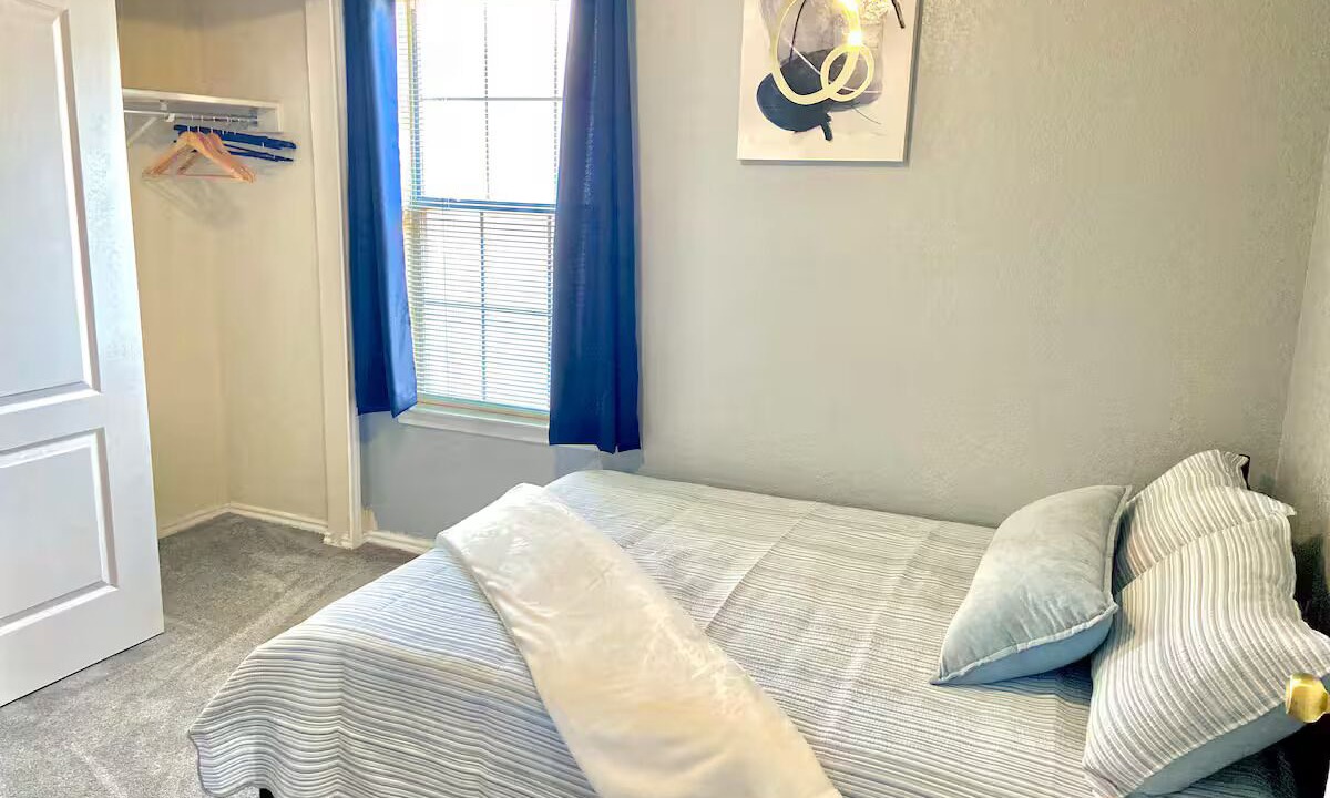 Photo of Bedroom in Maverick Creek