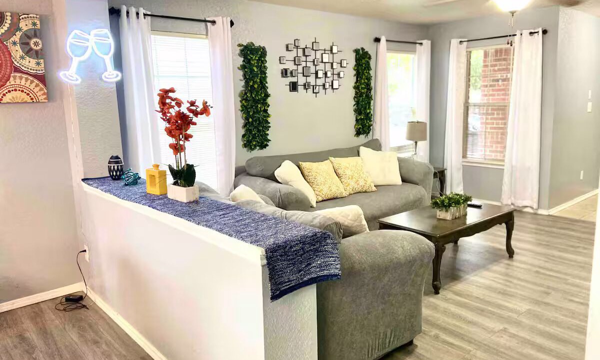 Photo of Livingroom in Maverick Creek