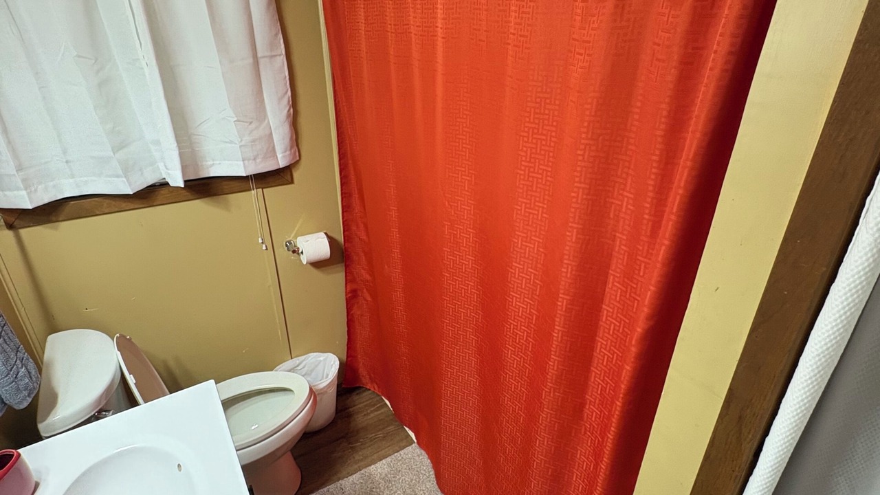 Photo of Bathroom in Pelican