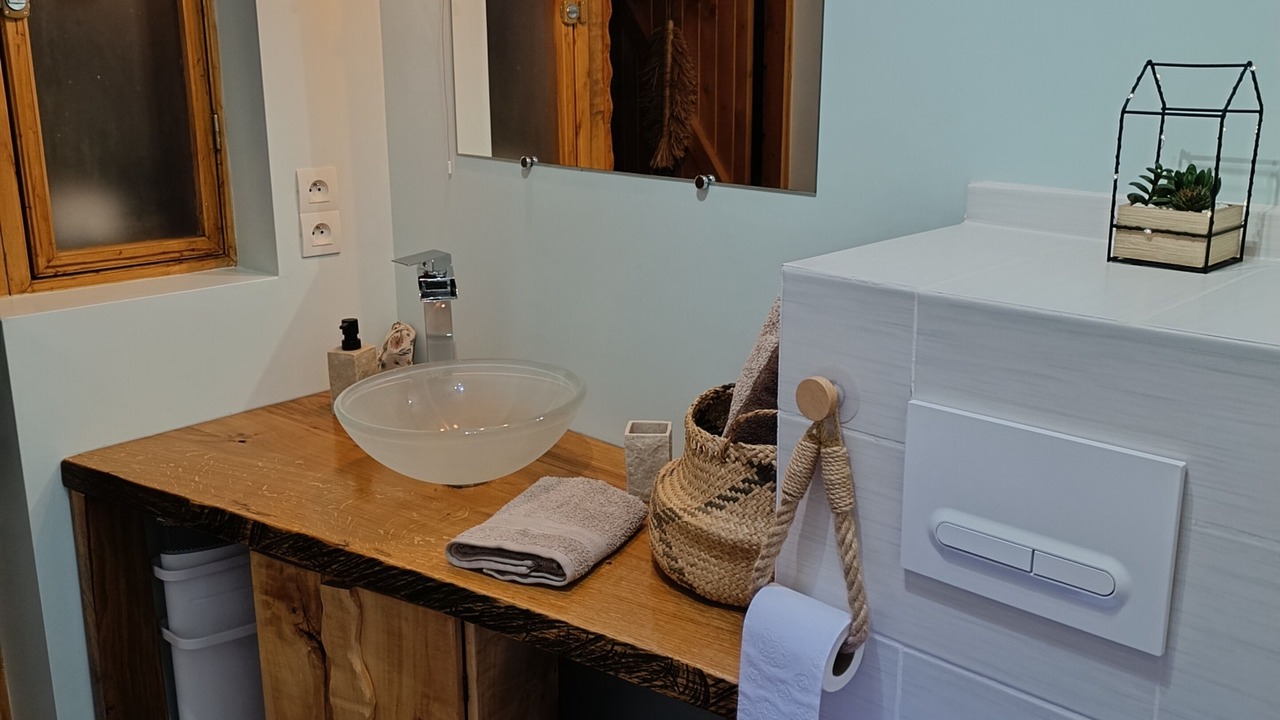 Photo of Bathroom in Bouce