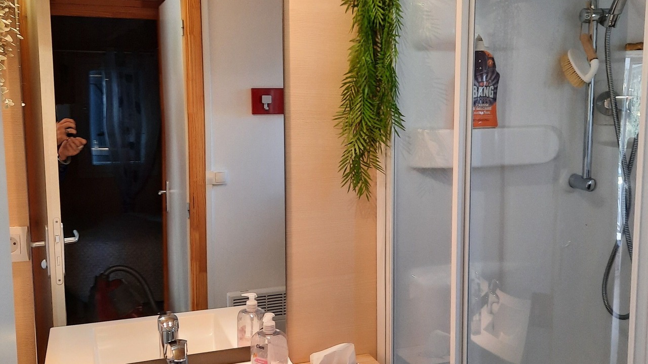 Photo of Bathroom in Gravieres