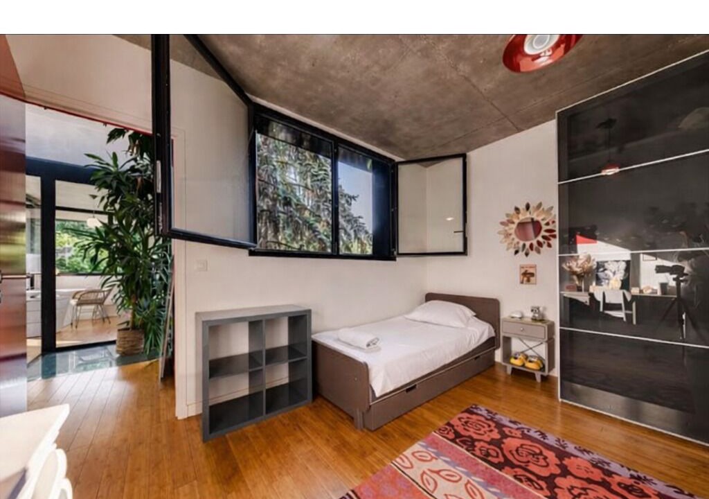 Photo of Bedroom in Clamart