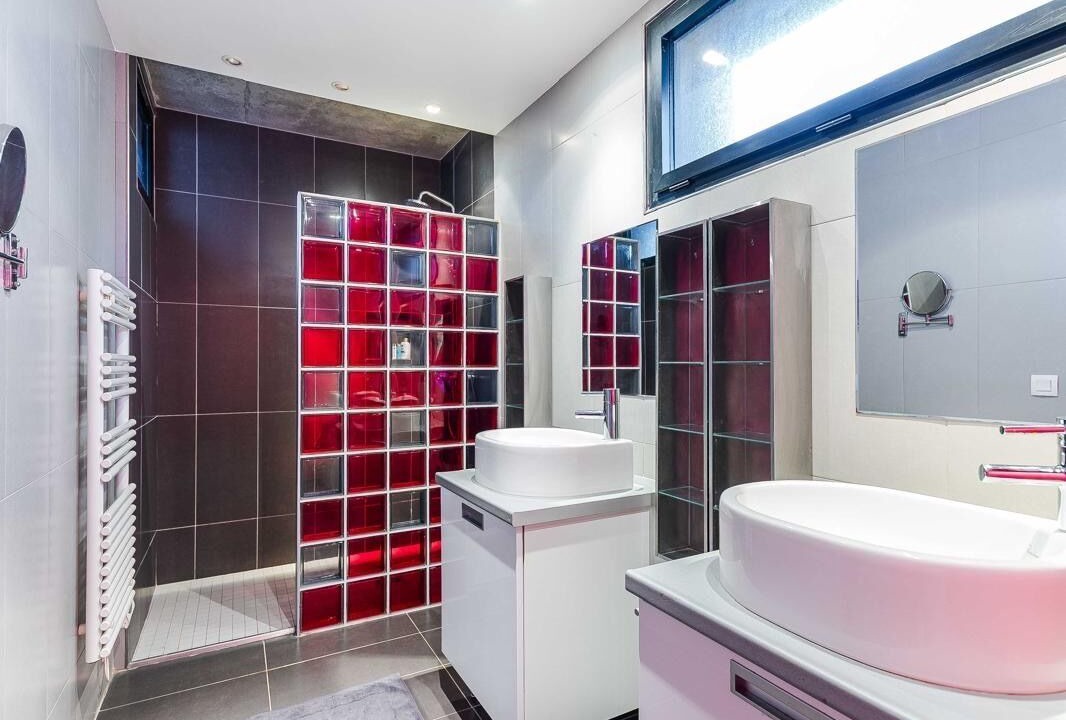 Photo of Bathroom in Clamart