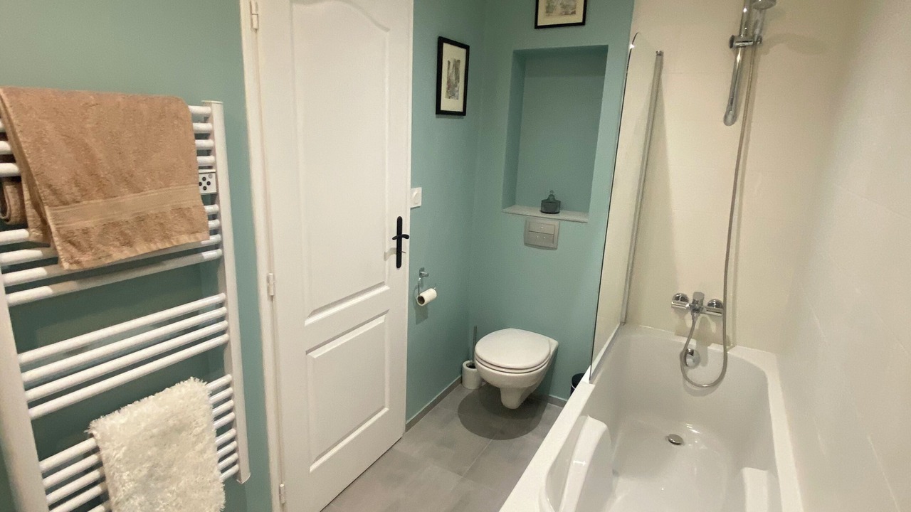 Photo of Bathroom in Saint-Hilaire-des-Loges